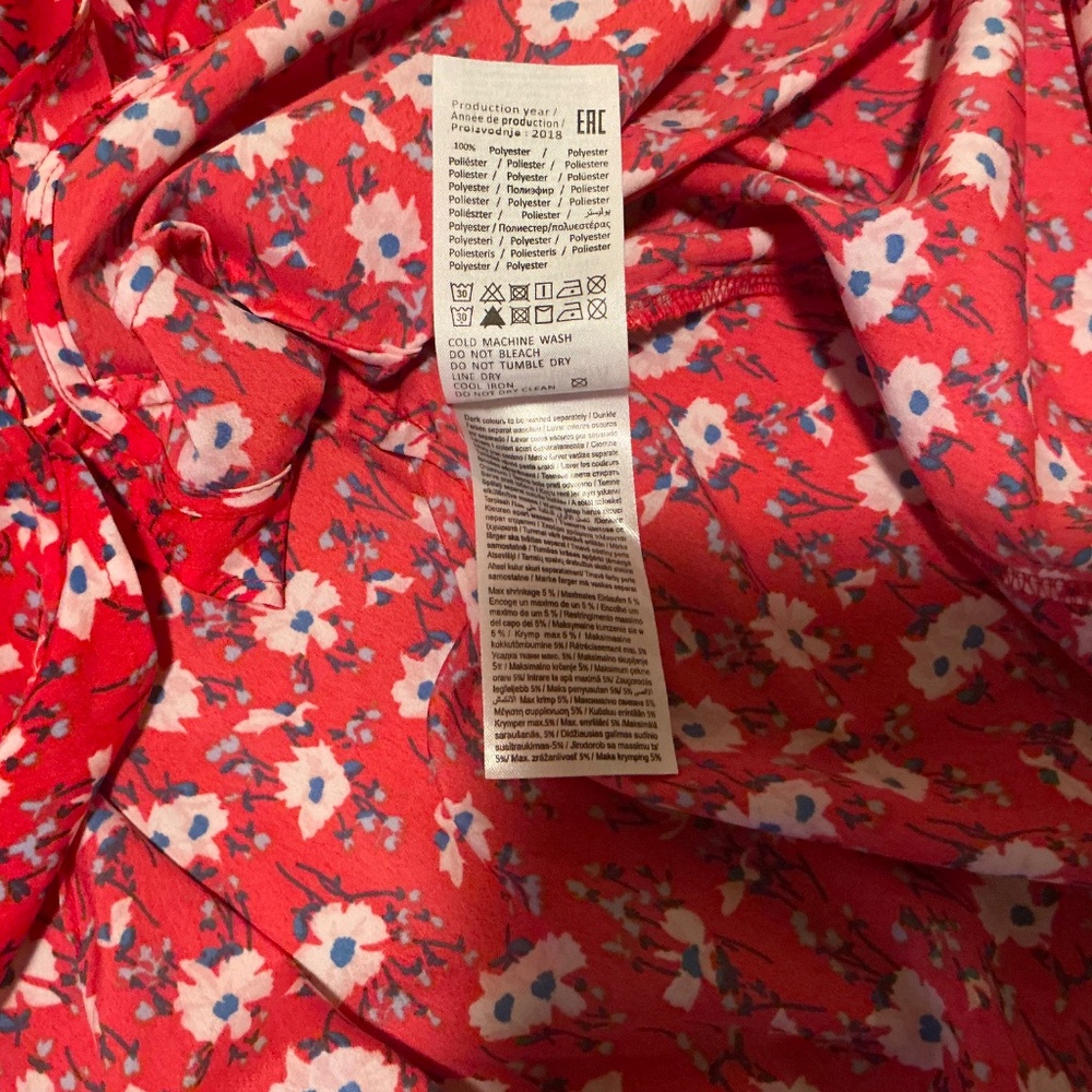 Veto Moda Molly 3/4 sleeve wrap dress in red with floral pattern - Picture 9 of 11